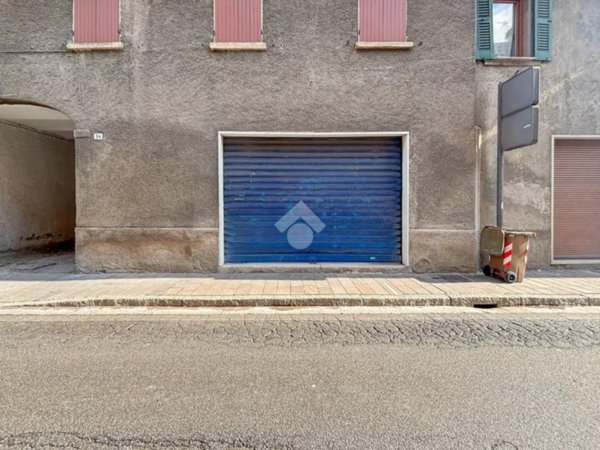 negozio in vendita ad Ospitaletto