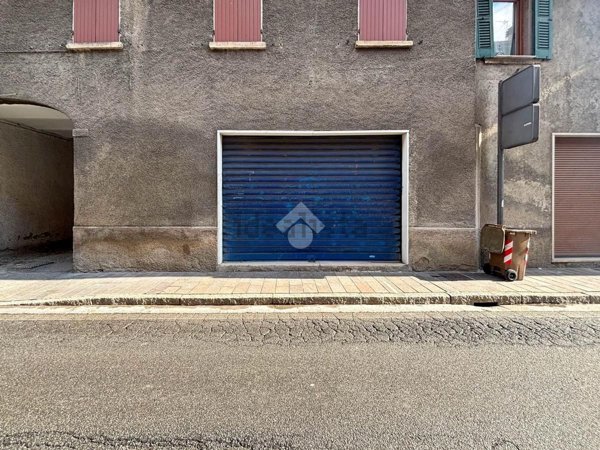 negozio in vendita ad Ospitaletto