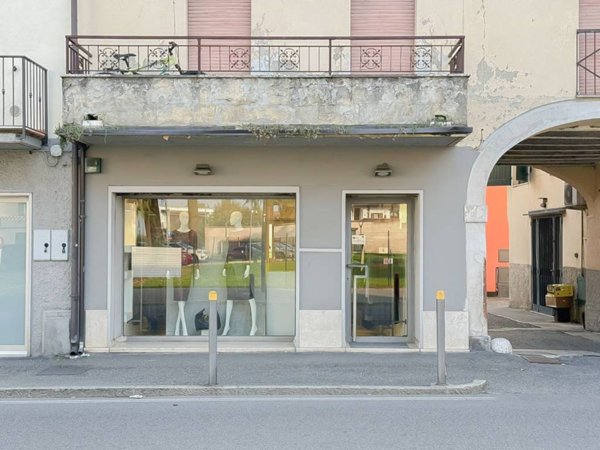 negozio in vendita ad Ospitaletto