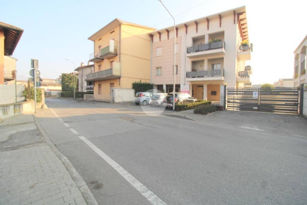 negozio in vendita ad Ospitaletto in zona Centro Storico