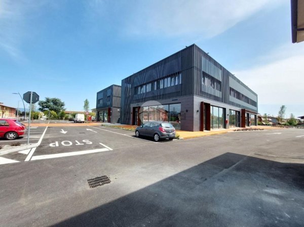 negozio in vendita ad Ospitaletto