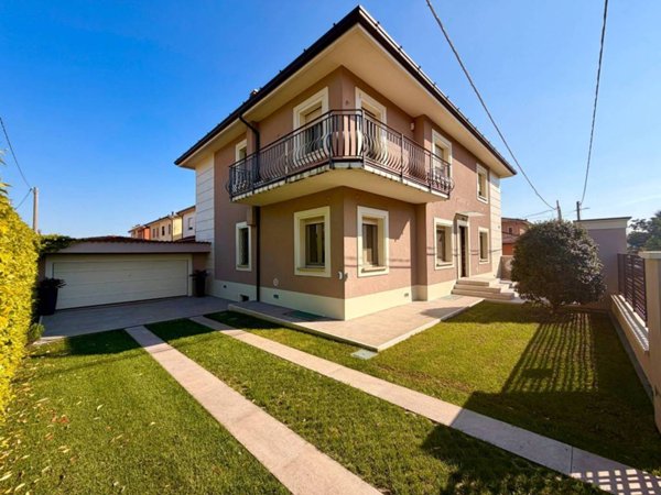 casa indipendente in vendita ad Ospitaletto