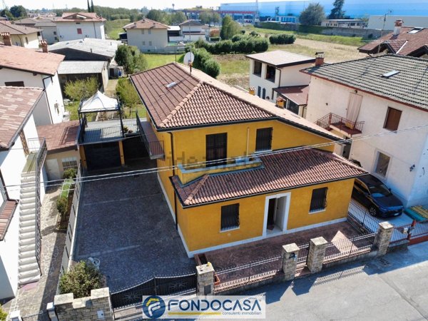casa indipendente in vendita ad Ospitaletto in zona Centro Storico