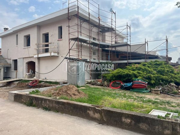 appartamento in vendita ad Ospitaletto in zona Centro Storico