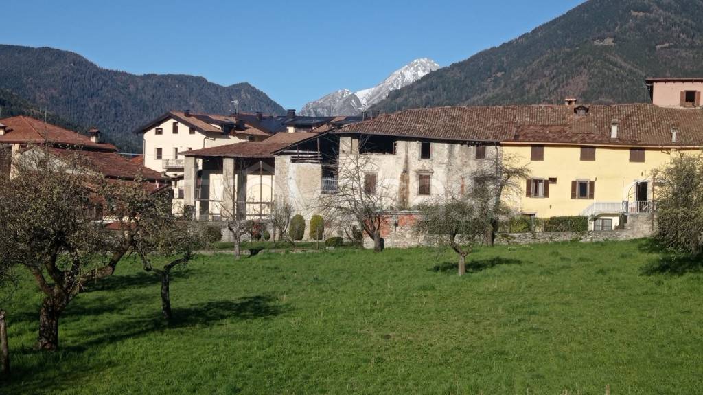 casale in vendita ad Ossimo