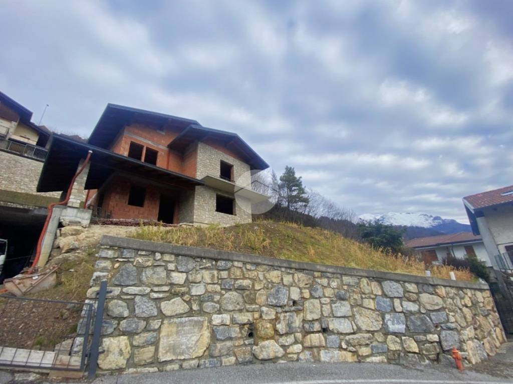 casa indipendente in vendita ad Ossimo
