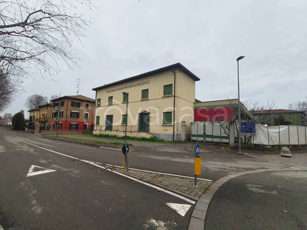 locale commerciale in vendita ad Ossimo