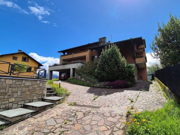 casa indipendente in vendita ad Ossimo