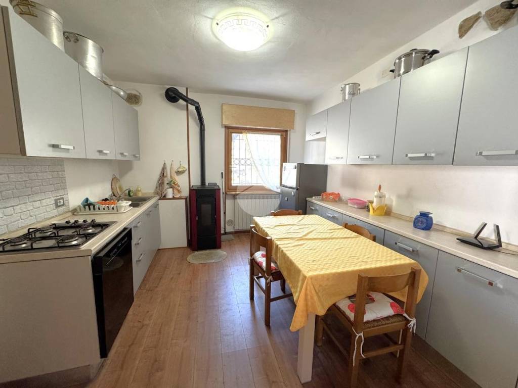 casa indipendente in vendita ad Ossimo