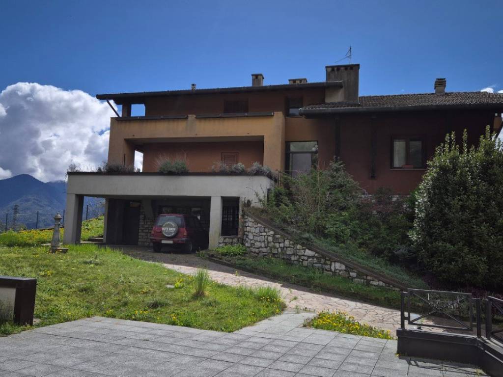 casa indipendente in vendita ad Ossimo