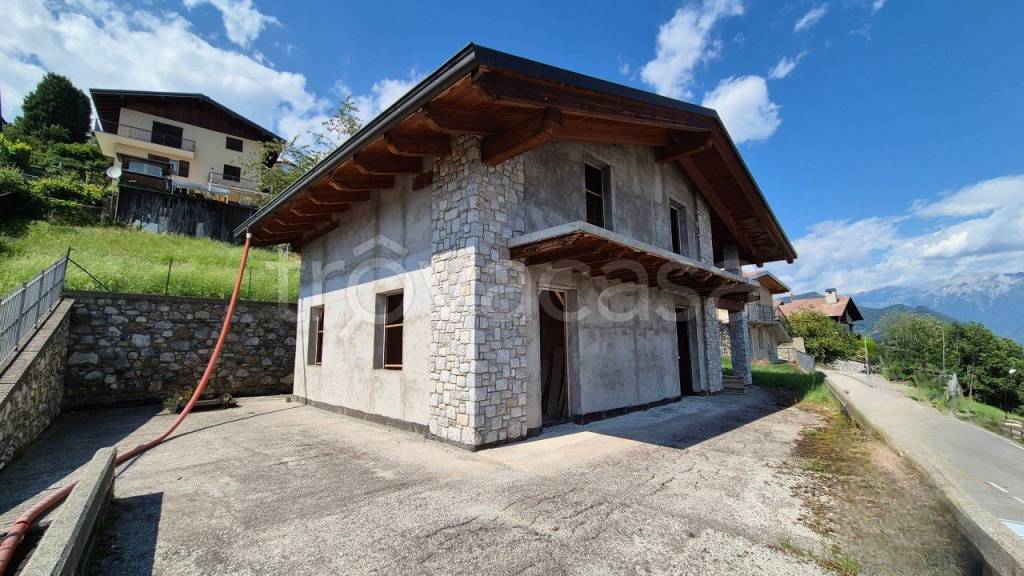 casa indipendente in vendita ad Ossimo