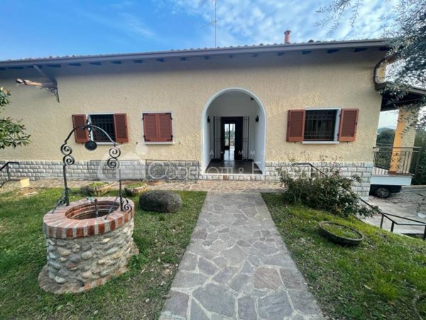 casa indipendente in vendita a Padenghe sul Garda