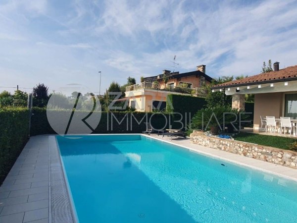 casa indipendente in vendita a Padenghe sul Garda