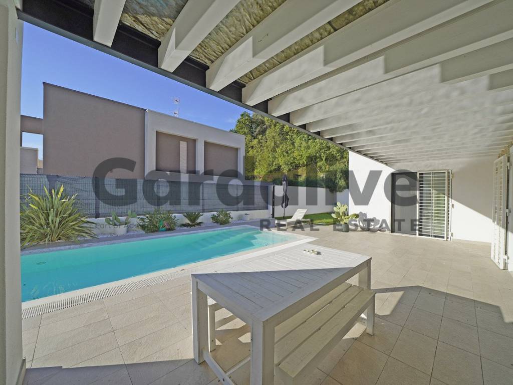 casa indipendente in vendita a Padenghe sul Garda
