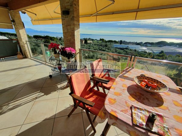 casa indipendente in vendita a Padenghe sul Garda