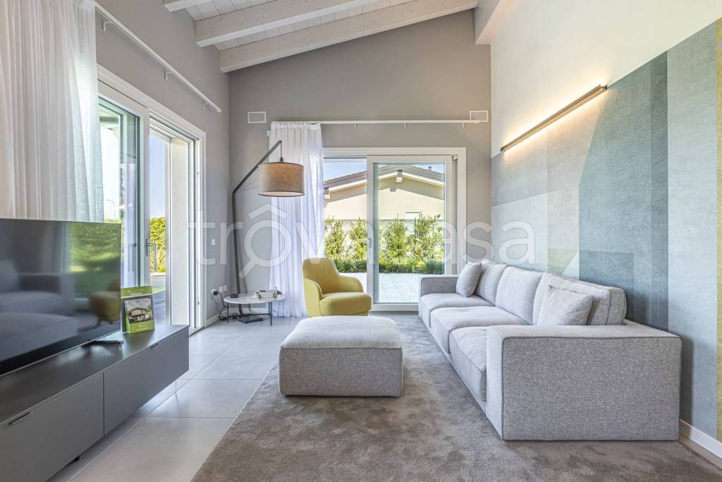 casa indipendente in vendita a Padenghe sul Garda