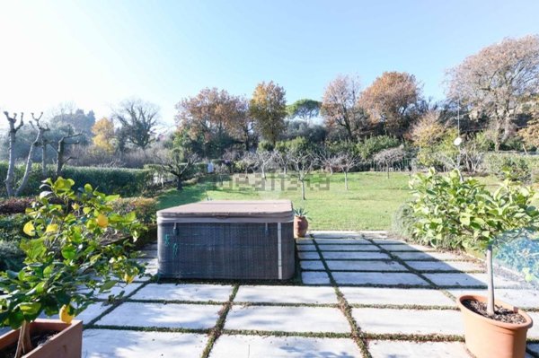 casa indipendente in vendita a Padenghe sul Garda