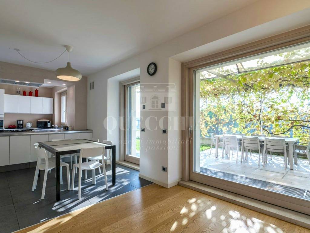 casa indipendente in vendita a Padenghe sul Garda