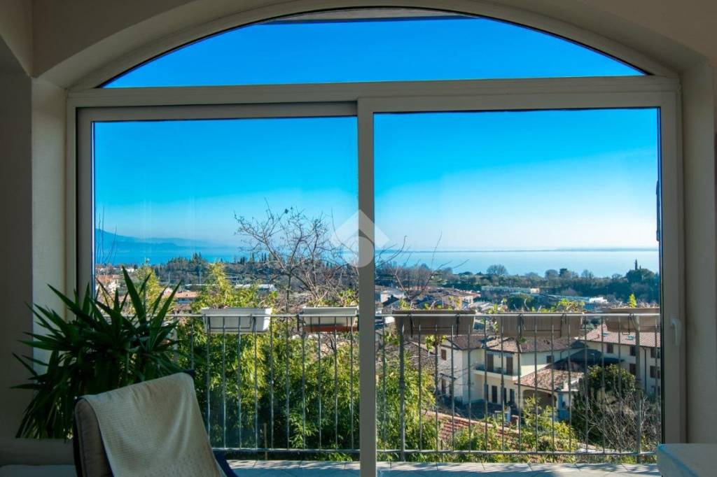 casa indipendente in vendita a Padenghe sul Garda