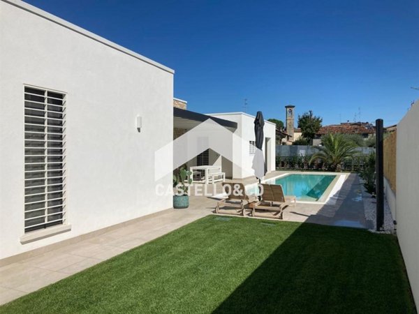 casa indipendente in vendita a Padenghe sul Garda