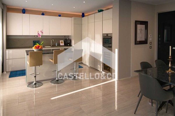 casa indipendente in vendita a Padenghe sul Garda