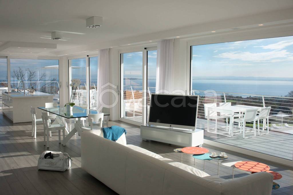 appartamento in vendita a Padenghe sul Garda