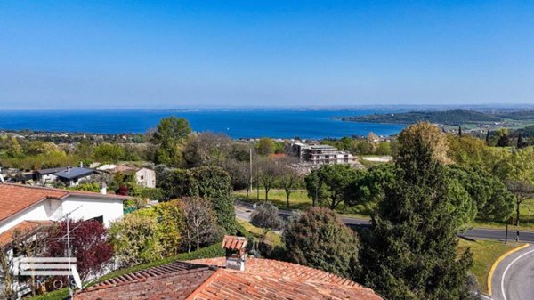 casa indipendente in vendita a Padenghe sul Garda