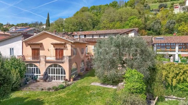 casa indipendente in vendita a Padenghe sul Garda