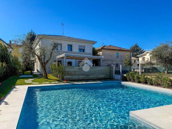 casa indipendente in vendita a Padenghe sul Garda