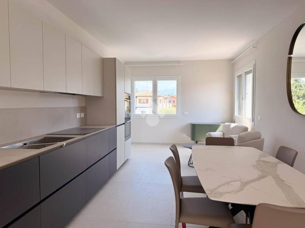 casa indipendente in vendita a Padenghe sul Garda
