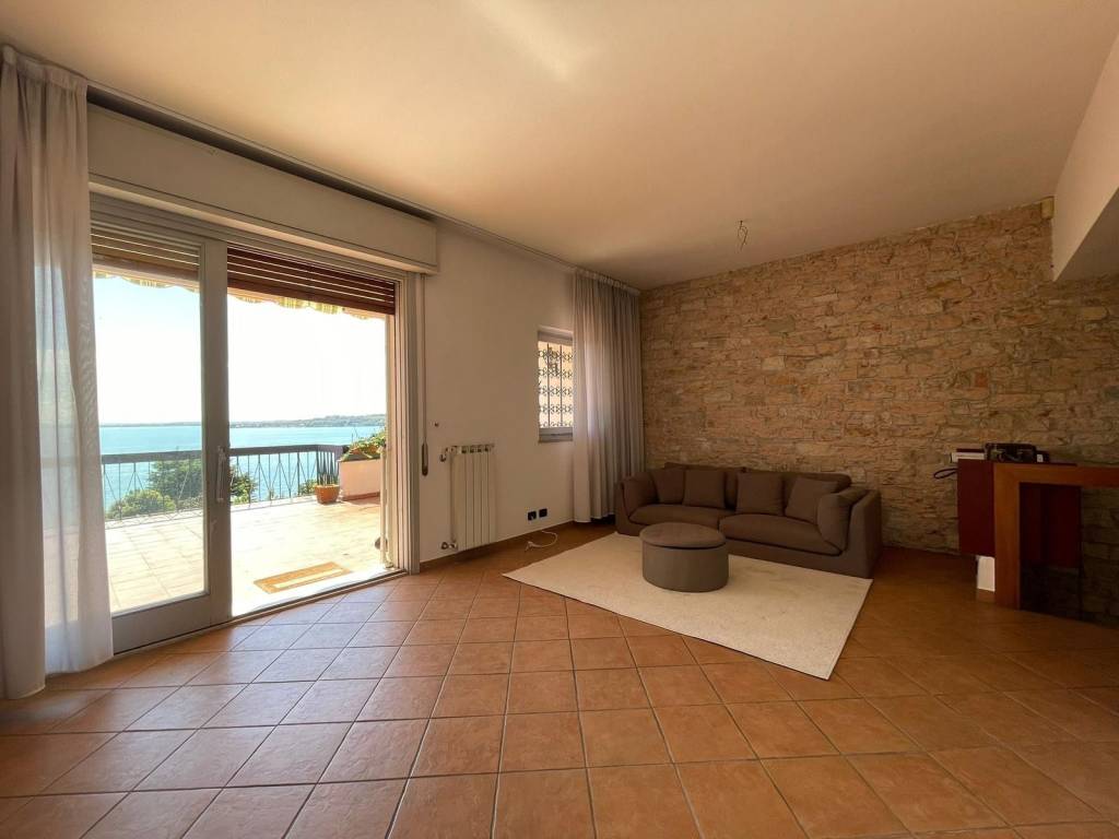 casa indipendente in vendita a Padenghe sul Garda