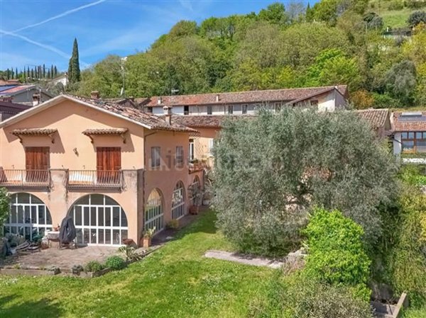 casa indipendente in vendita a Padenghe sul Garda