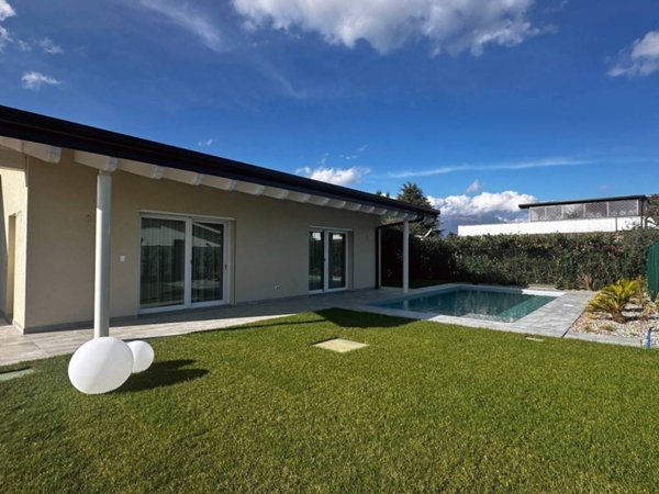 casa indipendente in vendita a Padenghe sul Garda