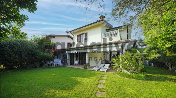 casa indipendente in vendita a Padenghe sul Garda