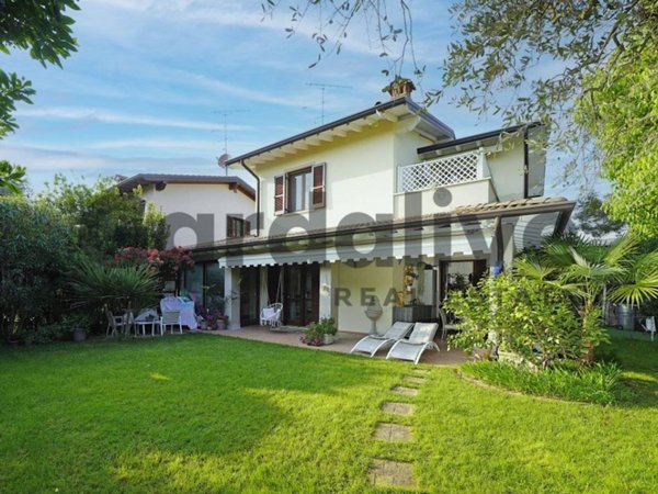 casa indipendente in vendita a Padenghe sul Garda