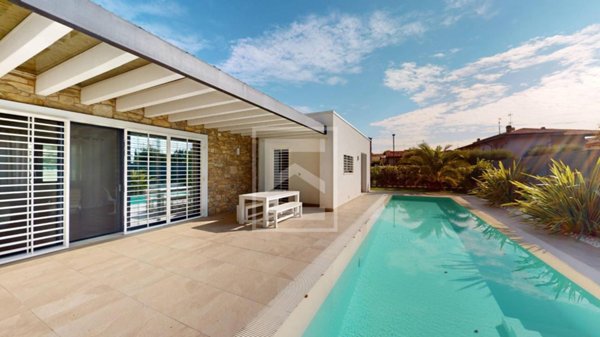 casa indipendente in vendita a Padenghe sul Garda