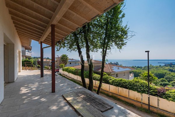 casa indipendente in vendita a Padenghe sul Garda