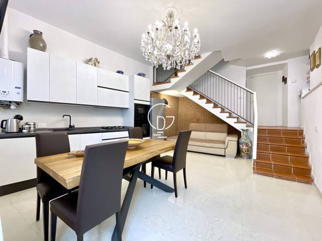 casa indipendente in vendita a Padenghe sul Garda