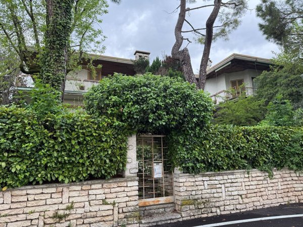 casa indipendente in vendita a Padenghe sul Garda