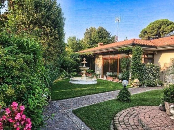 casa indipendente in vendita a Padenghe sul Garda