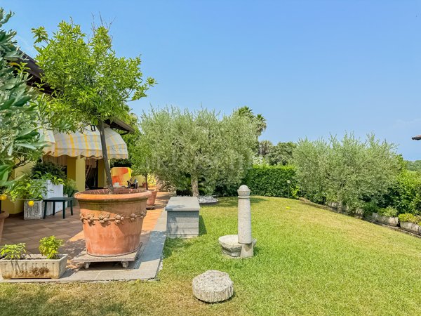 casa indipendente in vendita a Padenghe sul Garda