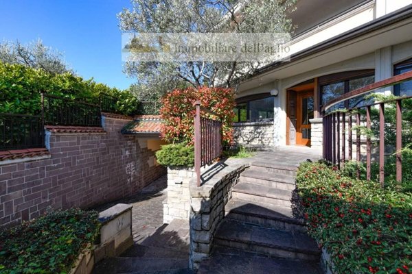 casa indipendente in vendita a Padenghe sul Garda