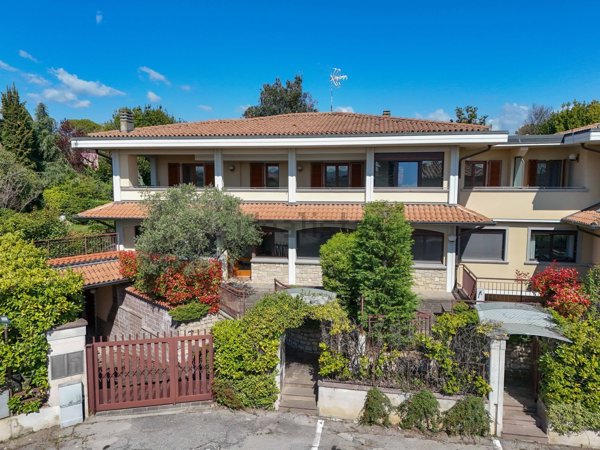 casa indipendente in vendita a Padenghe sul Garda