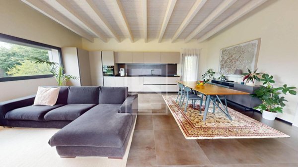 casa indipendente in vendita a Padenghe sul Garda