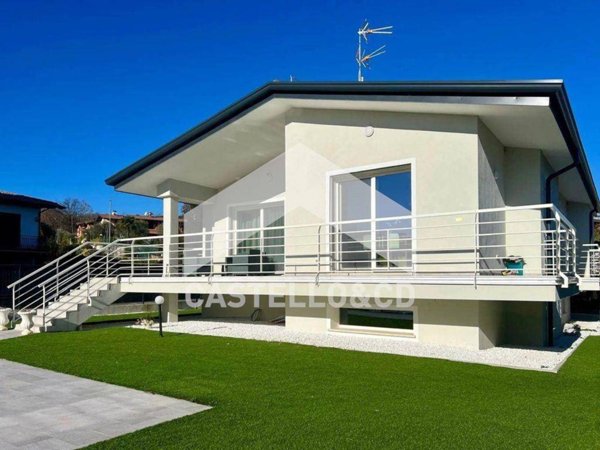 casa indipendente in vendita a Padenghe sul Garda
