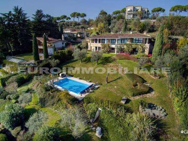 casa indipendente in vendita a Padenghe sul Garda