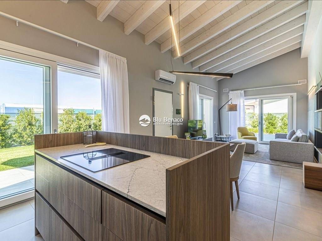 casa indipendente in vendita a Padenghe sul Garda