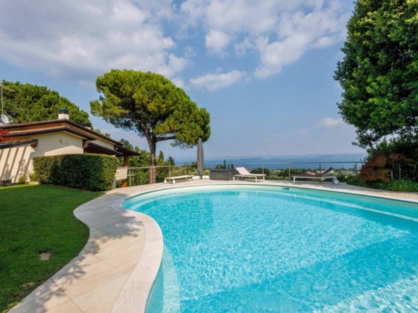 casa indipendente in vendita a Padenghe sul Garda