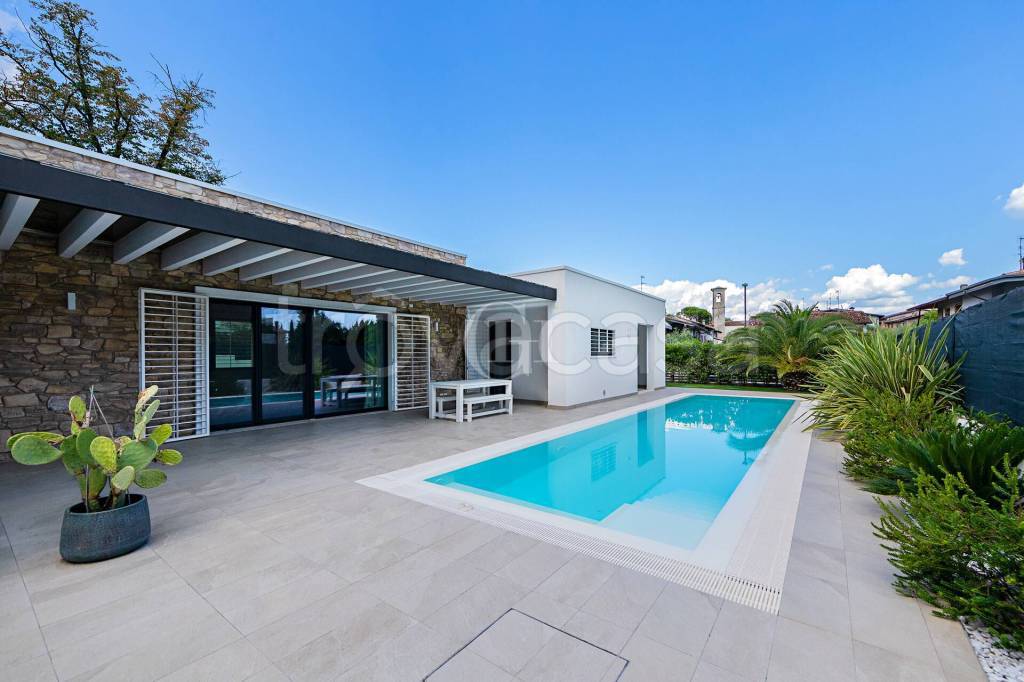 casa indipendente in vendita a Padenghe sul Garda