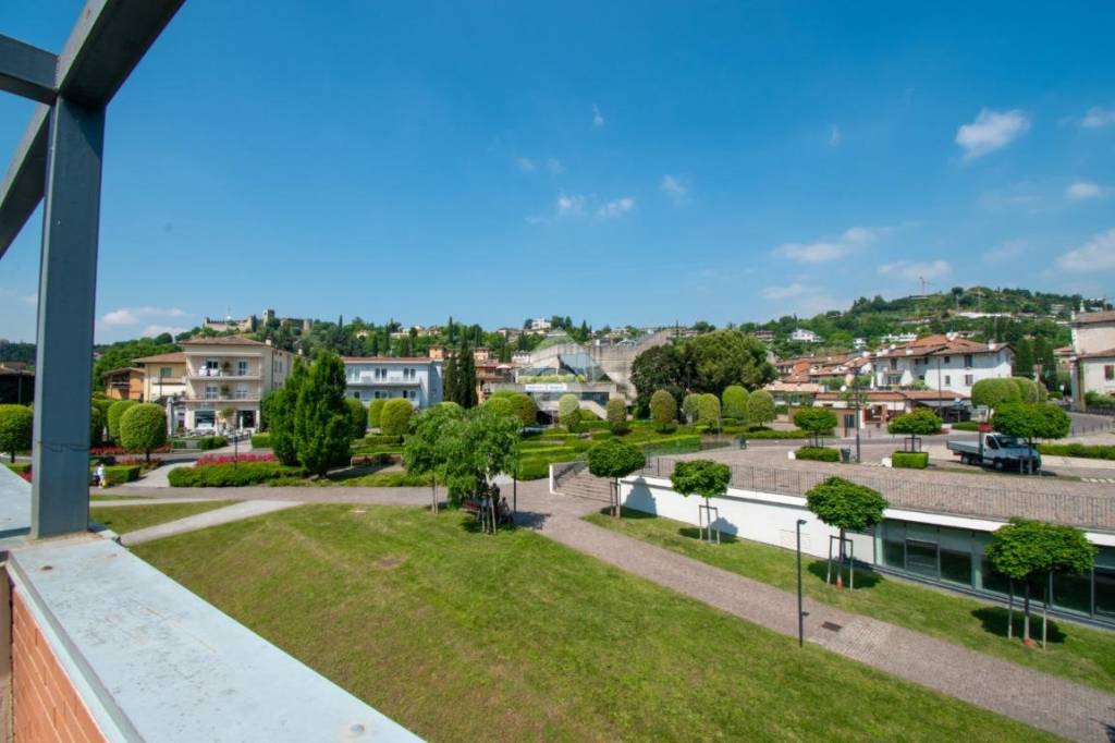 appartamento in vendita a Padenghe sul Garda